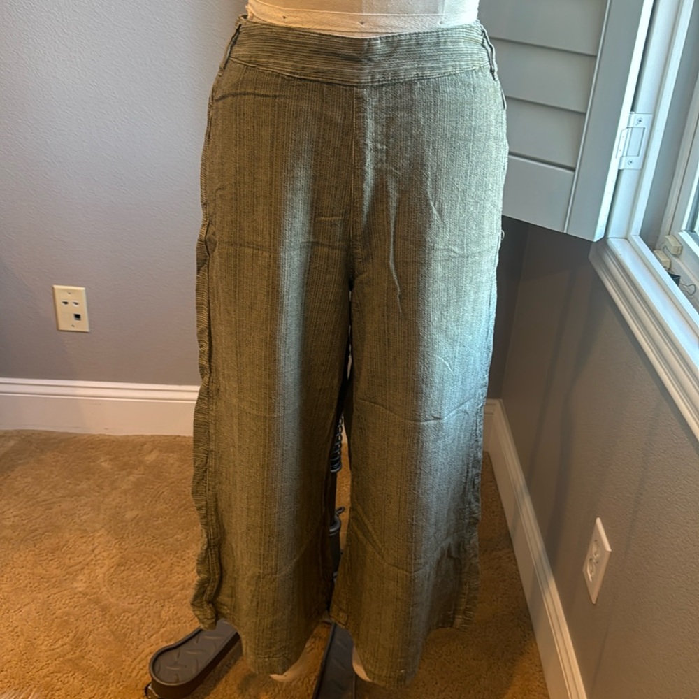 Anthropologie green linen cropped pants S